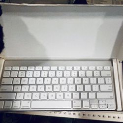 Wireless Apple 🍎 Keyboard 