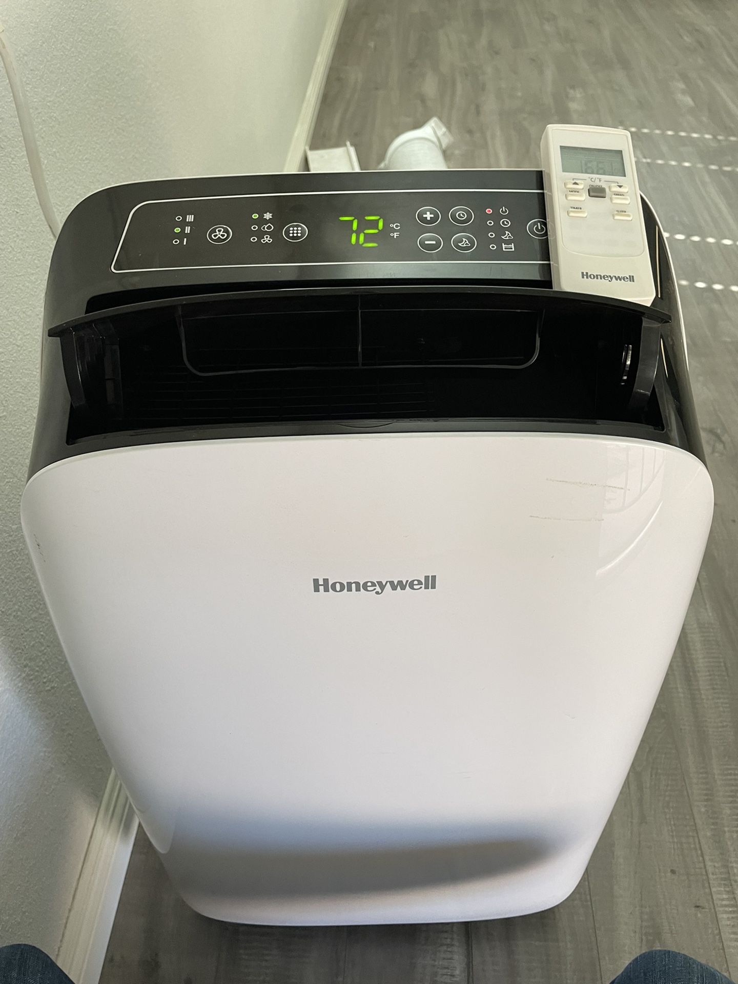 Honeywell Portable AC Unit *Like New*
