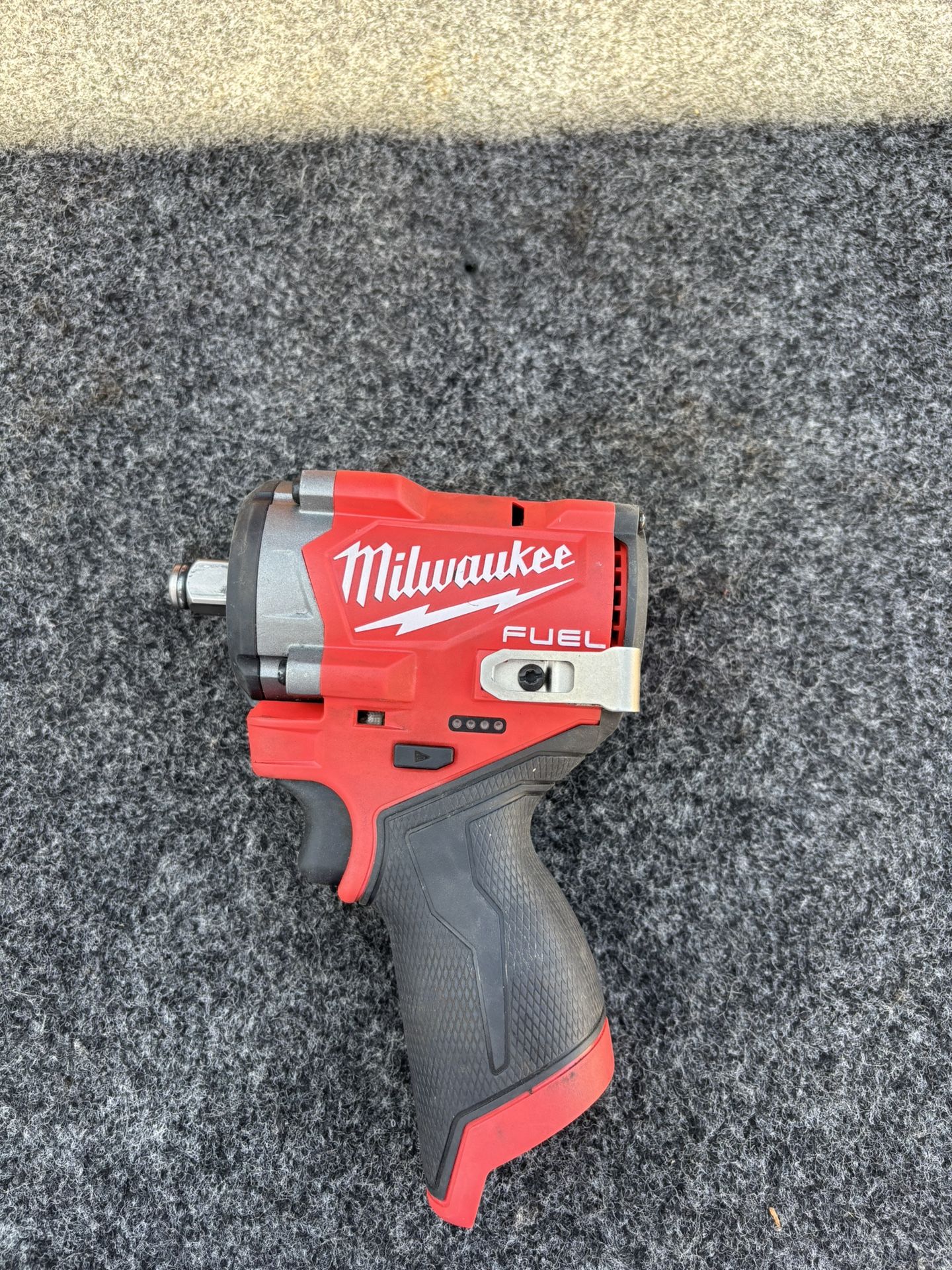 M12 FUEL Stubby 1/2 in. Impact Wrench