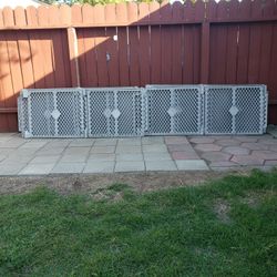 85 FT.  PET FENCING - 36 PANELS - 25 3/4 " HIGH