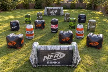 NERF BUNKR Inflatable Battle Zone Set – 15 Obstacles + 2 Goals
