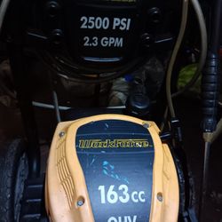 2500 PSI pressure washer 