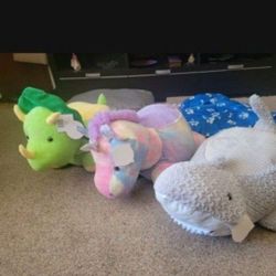 💖NEW CHILDRENS STOOLS.  CHOICES OF DINOSAUR,  SHARK, OR UNICORN
