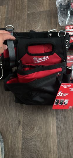 Milwaukee electrical tool belt with meter case
