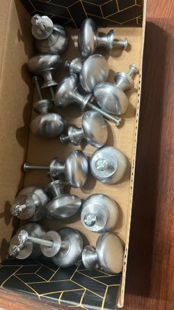 Cabinet knobs