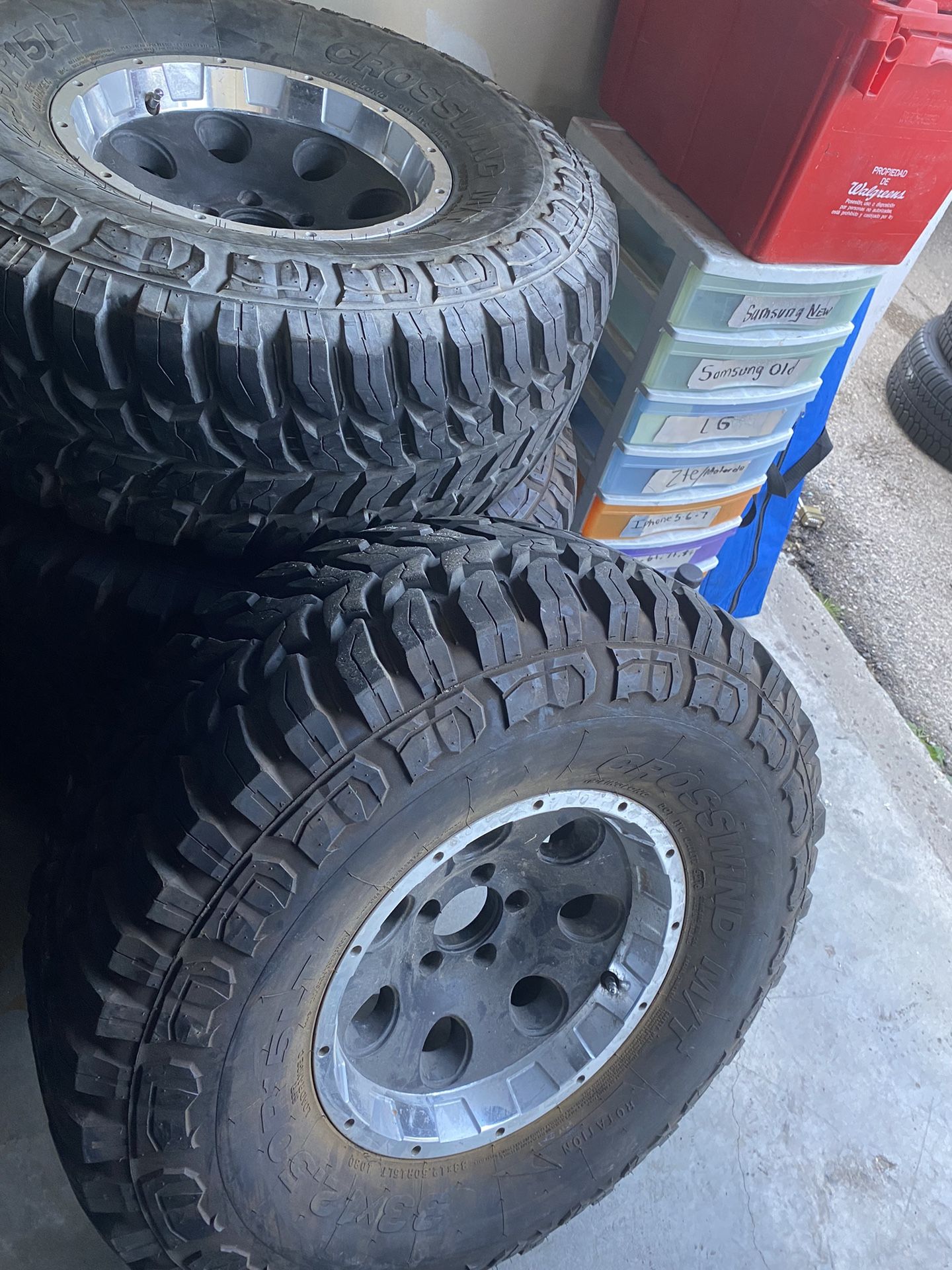 33x12.50R15 Set 4 Tires ( Tires Only For Sale)