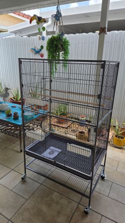 Jaula Negra De Hierro Para Aves En Exelentes Condiciones Nueva