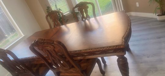Moving Sale | Dining Table Set (6 Chairs) –