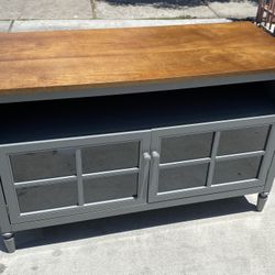 Modern short 2 door cabinet with shelf space solid wood top classy style