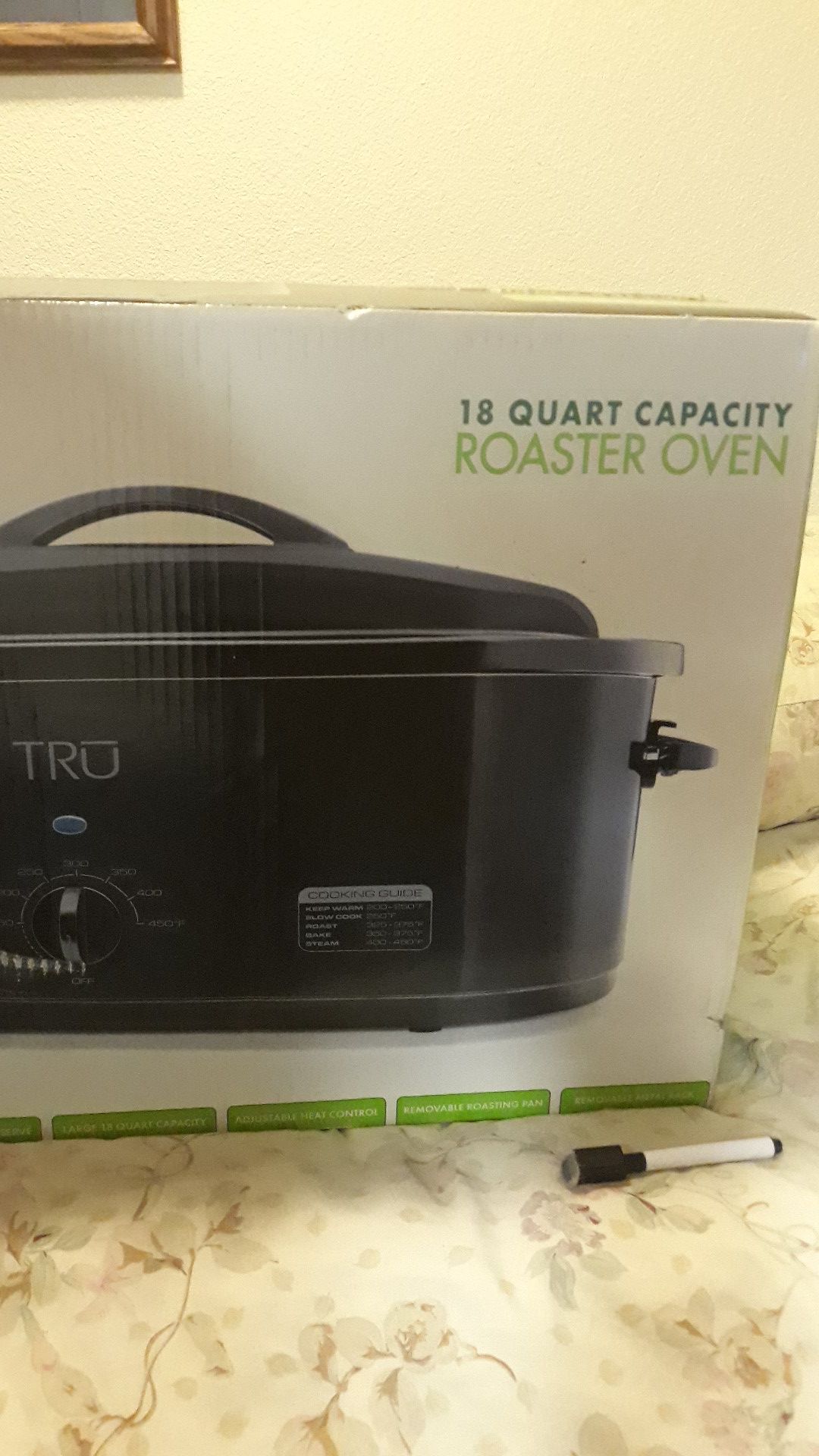 Toastmaster 18 qt Roaster Oven with removable.liner, 3 sections for Sale in  Charlotte, NC - OfferUp