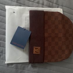 LV beanie (Louis Vuitton)