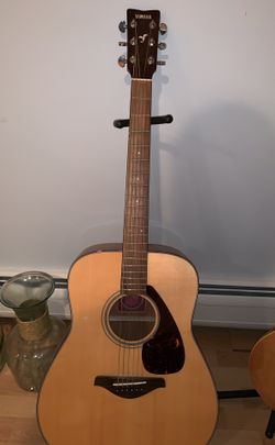 Yamaha acoustic guitar perfect condition