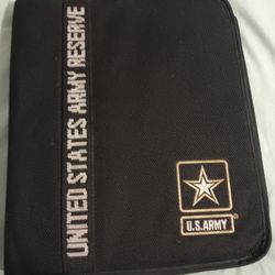 United States ARMY Reserve 3 Ring Binder Zip Close Multi Compartment 