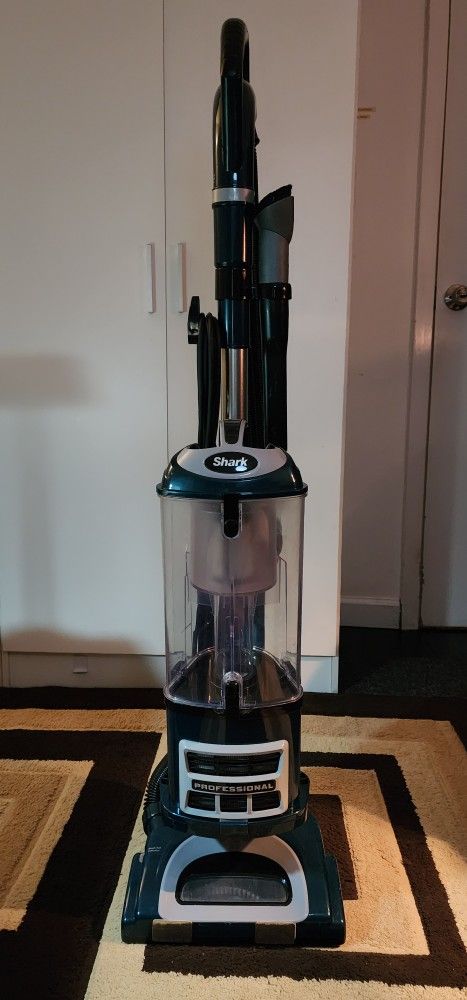 Shark Liftaway Professional