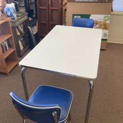 1950 style kitchen table with two chairs