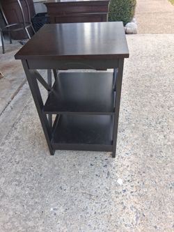 End table/Nightstand
