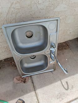 Stainless steel sink
