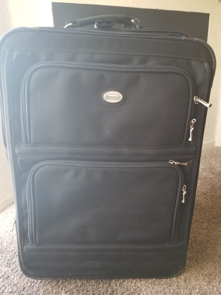 Large Pathfinder suitcases
