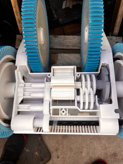 The pool cleaner 4 wheel Hayward