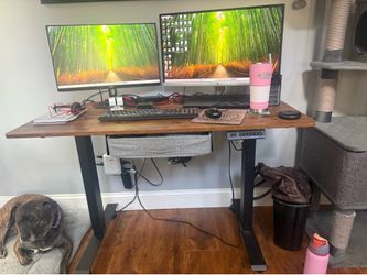 Adjustable desk