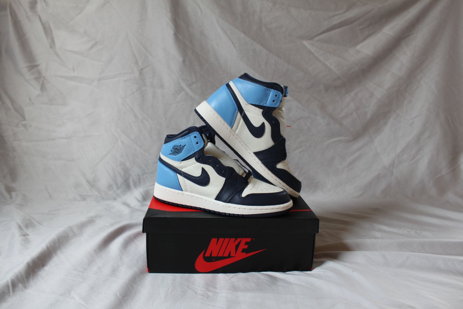 Air Jordan 1 retro high Obsidian 4.5Y $250 w/Ticketmaster account trade in