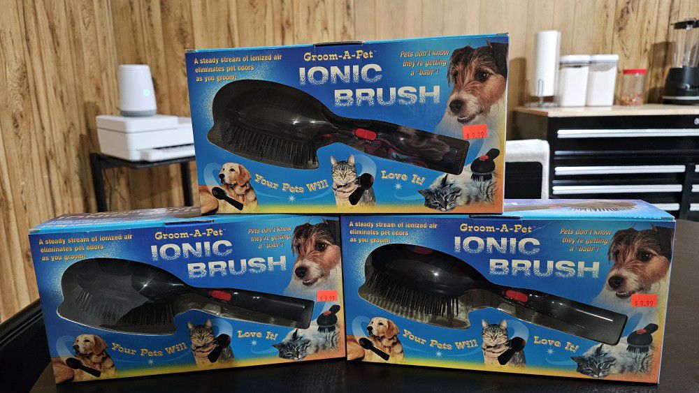 New Ionic Pet Brush *large lot*