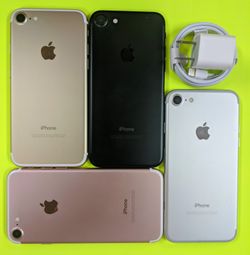iPhone 7📱 32GB. Factory unlocked 🔓 Like new condition 🎁 With warranty 🧾