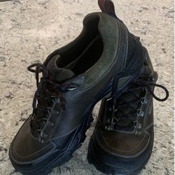 Ahnu Men’s Hiking Boots - Size 10 - Like New!!