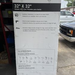 Delta Classic 500 32 in. W x 73.25 in. H x 32 in. D 3-Piece Direct-to-Stud Alcove Shower Surrounds i