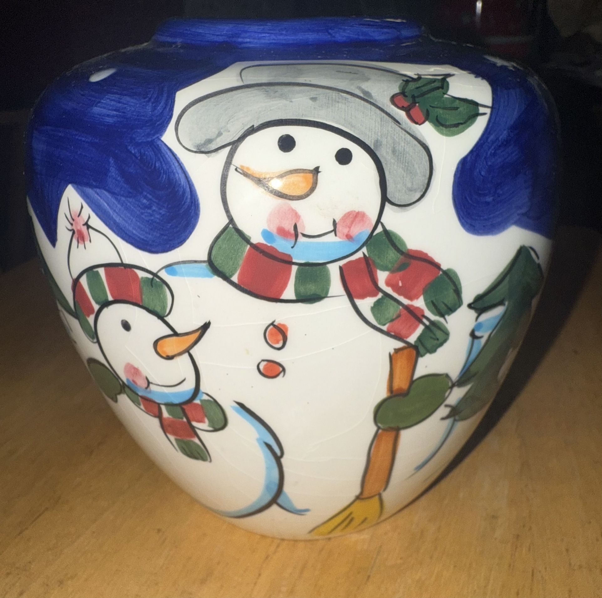 World Bazaars Inc snowmen Vase