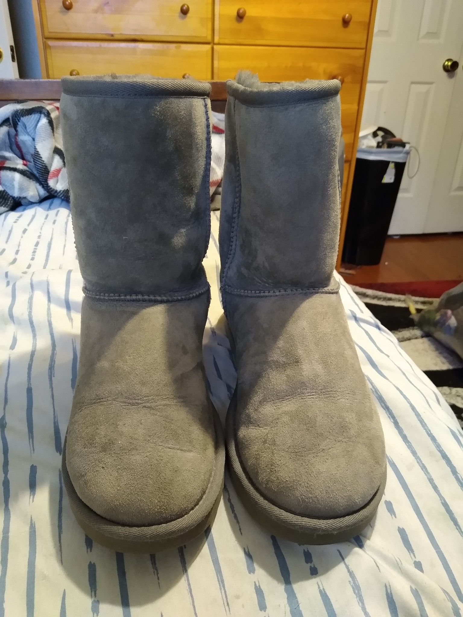UGGs size 6