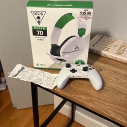 Turtle Beach 70 Headset with Xbox 1 Controllee