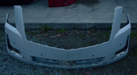 USED REF#U0493 || 2015-2016 CADILLAC ESCALADE|| FRONT BUMPER COVER ONLY