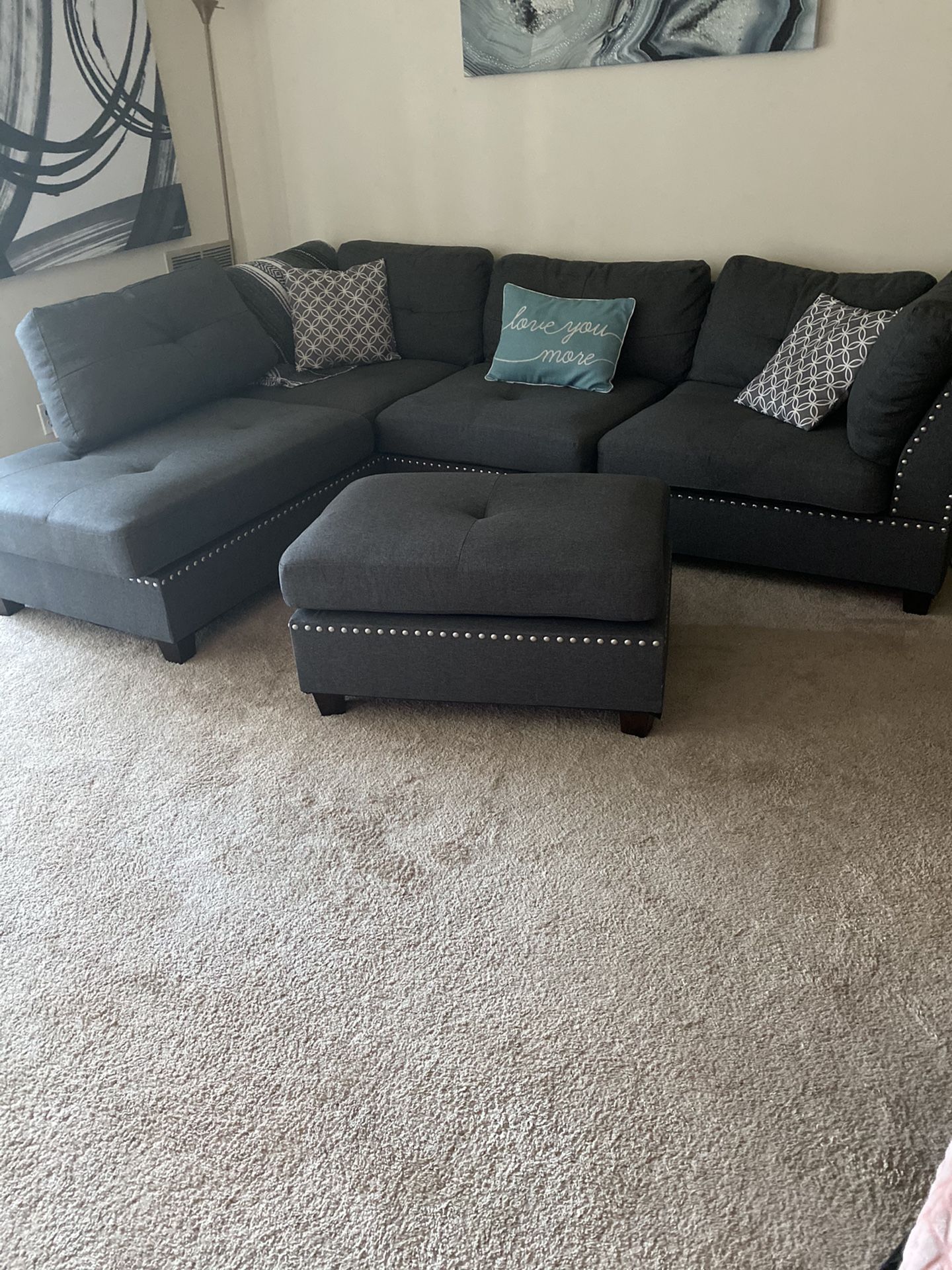 Sunnydale Reversible sectional With Ottoman