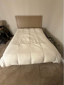 QUEEN- BED FRAME & MATTRESS