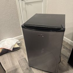 Whirlpool Mini Fridge 