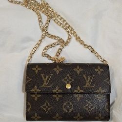 Authentic Louis Vuitton International 