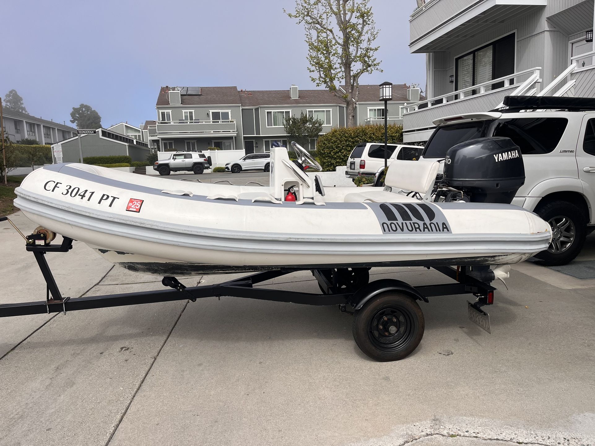 2001 Novurania 335DL Dingy