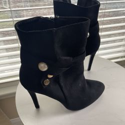 Women’s New Condition Boots Size 8
