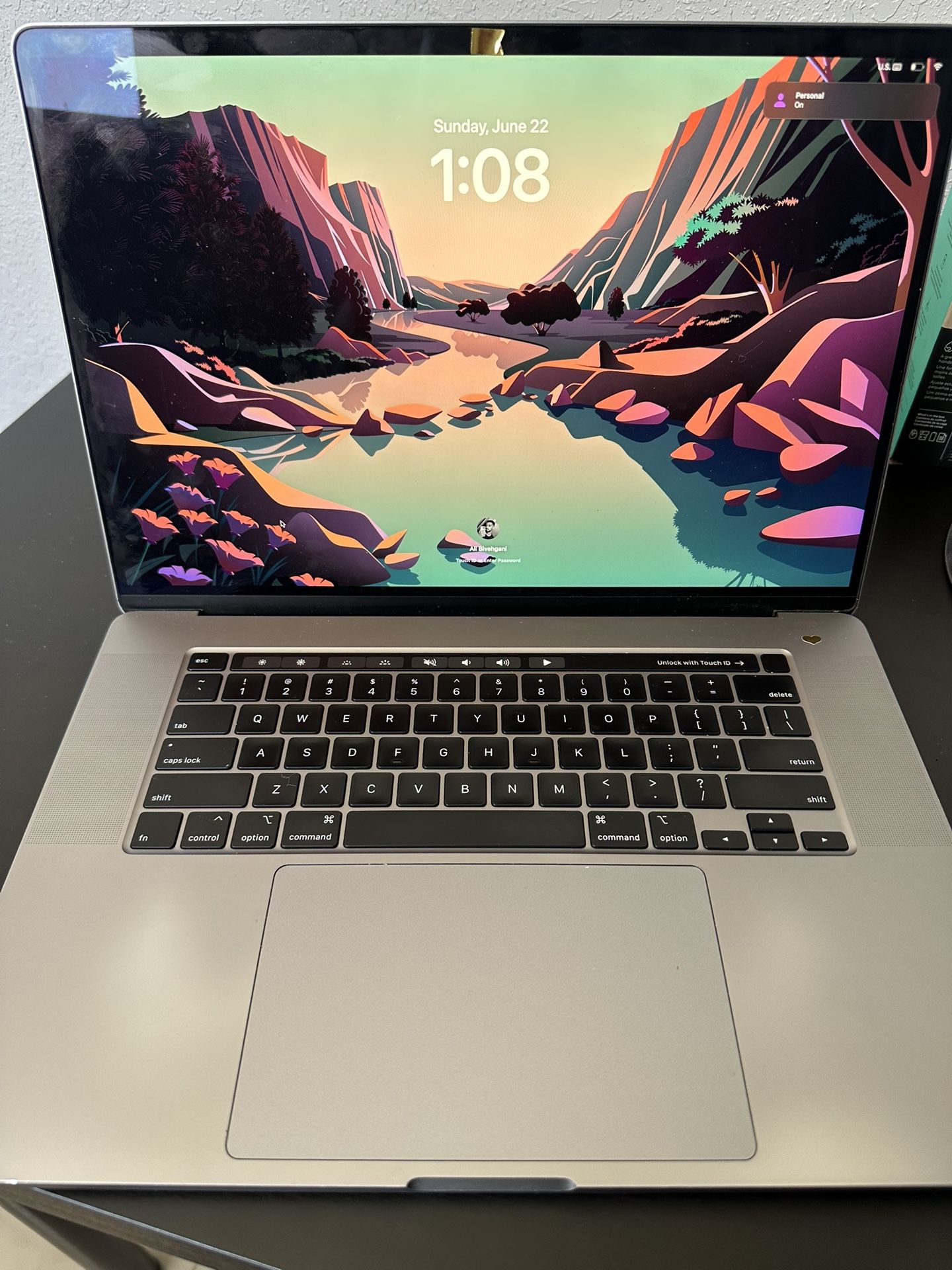 MacBook Pro 16” (2019) – i7 / 16GB / 512GB / AMD GPU – $600
