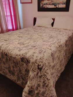 Queen size sleigh bed wooden frame with mattress