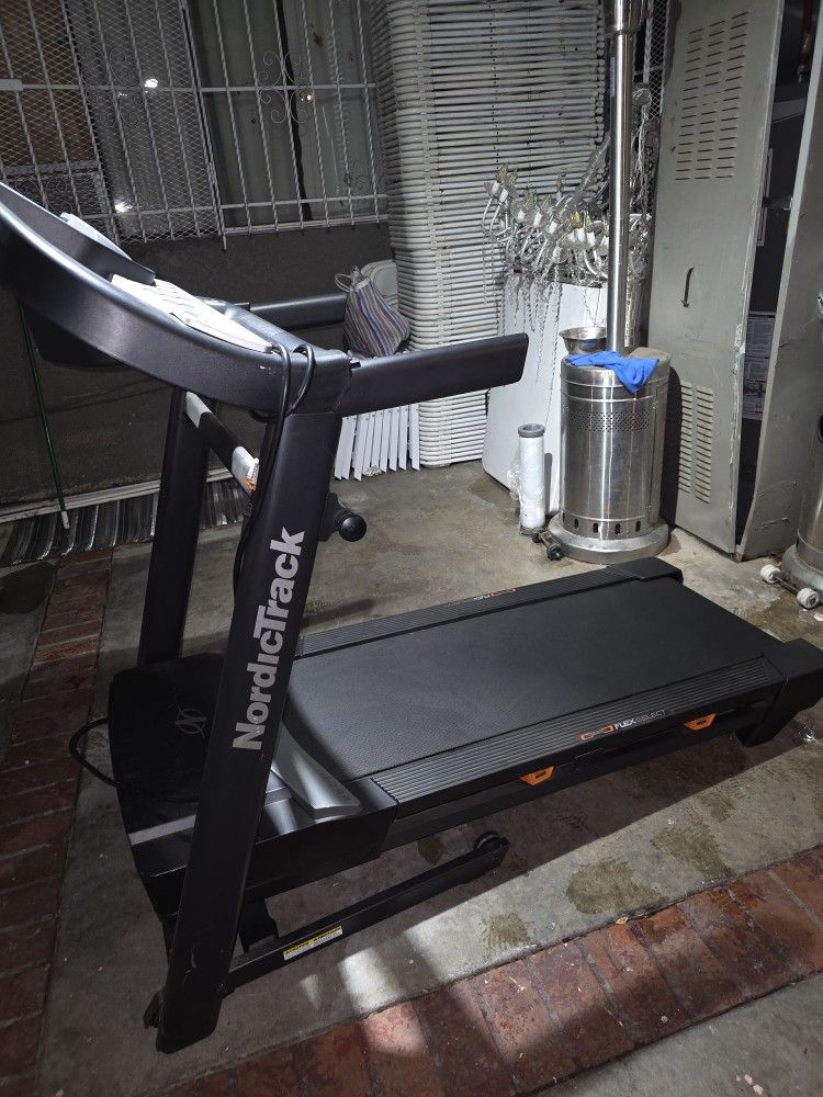 NordicTrack C700 Treadmill