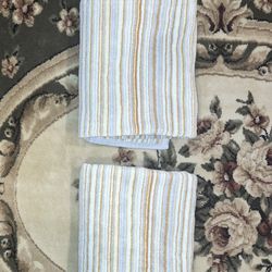 Set Of 2 Brand New Towels.