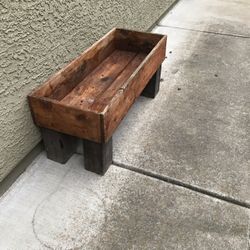 Wooden raised garden planter box
