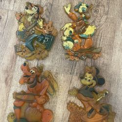 1960's vintage Disney Pluto, Miney, Goofy, And Donald wall plaque