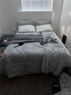 Full Size Bed With Mattress 