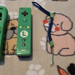 Luigi Original Nintendo Wii Controller 