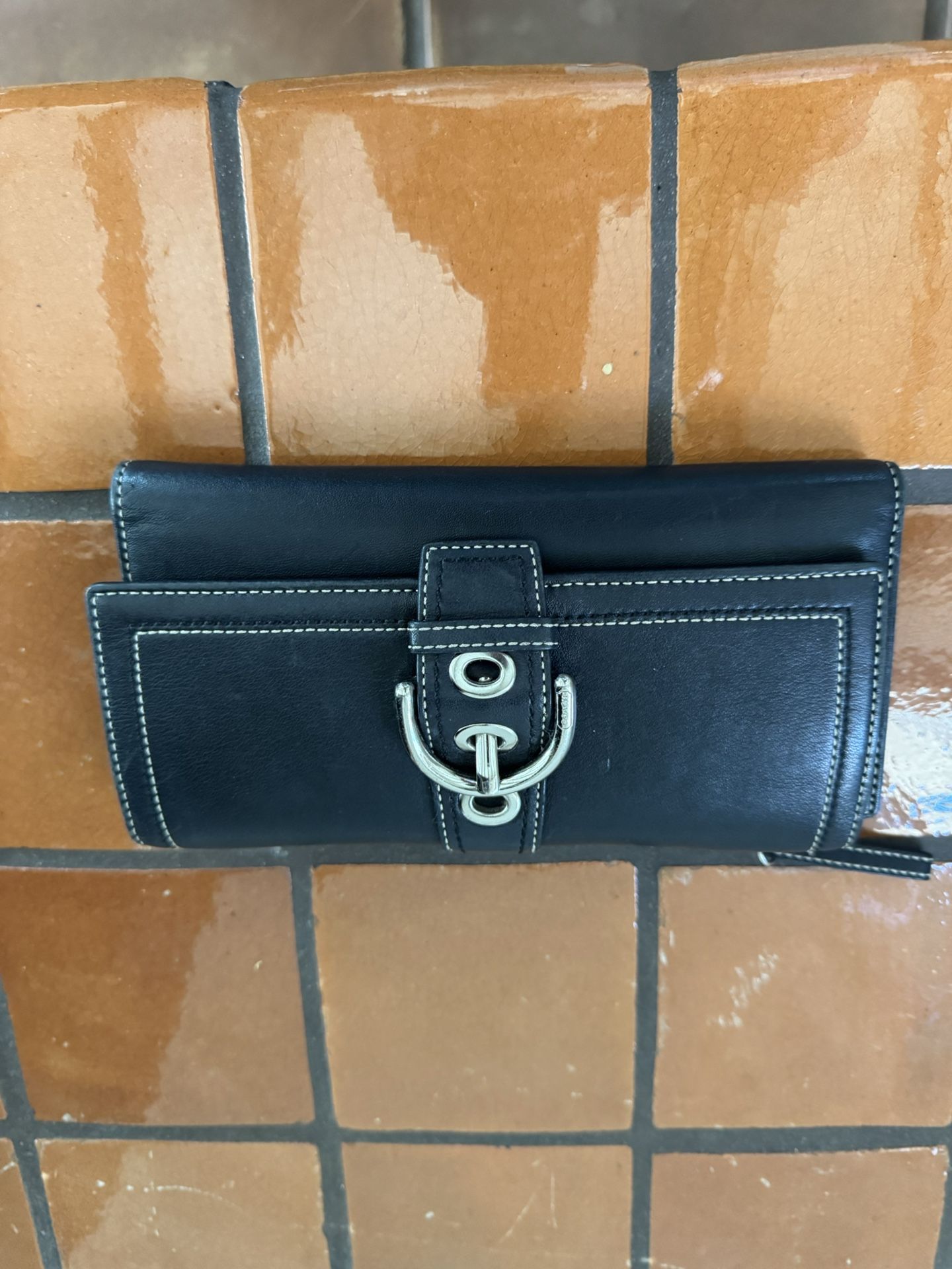 COACH Vintage Black Leather Buckle Wallet