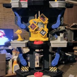 Fisher-Price Imaginext Transforming DC Super Friends Batman Bat Cave Works