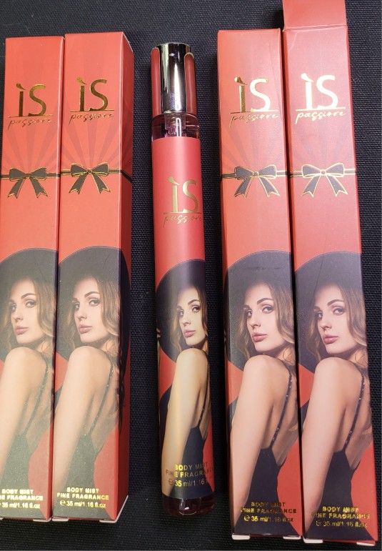 4 New IS Women's Perfume Travel Bottle Body Mist Fine Fragrance 1.16 Fl Oz